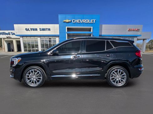 Used 2024 GMC Terrain Denali image 13