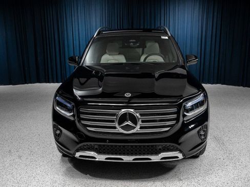 New 2026 Mercedes-Benz GLB 250 image 2