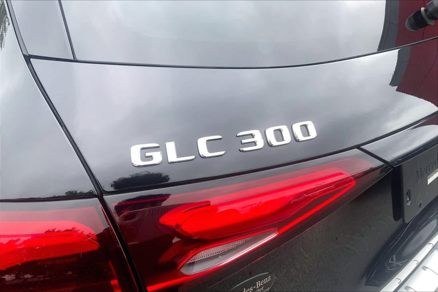 Certified 2025 Mercedes-Benz GLC 300 4MATIC image 32