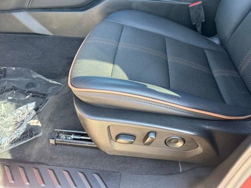 Used 2024 GMC Canyon AT4 image 21