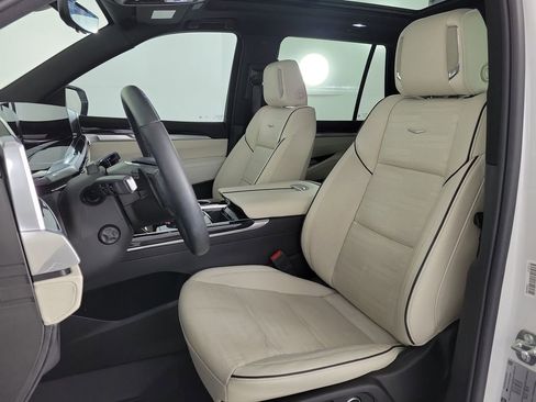 Certified 2025 Cadillac Escalade Sport w/ Touring Package AWD/4WD image 16