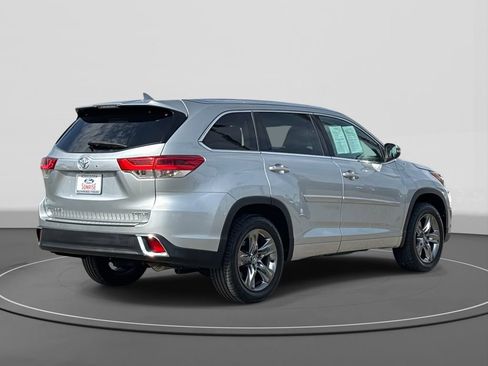 Used 2018 Toyota Highlander Limited Platinum w/ Carpet Mat Package (TMS) image 5