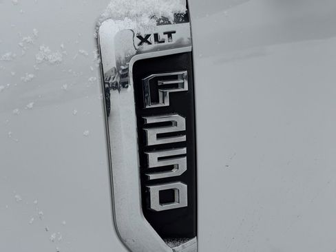 Used 2019 Ford F250 XLT w/ XLT Value Package image 9