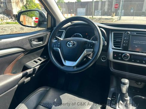 Used 2016 Toyota Highlander XLE AWD/4WD image 33
