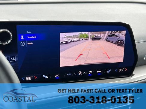 Used 2025 Chevrolet Traverse LT AWD/4WD image 46