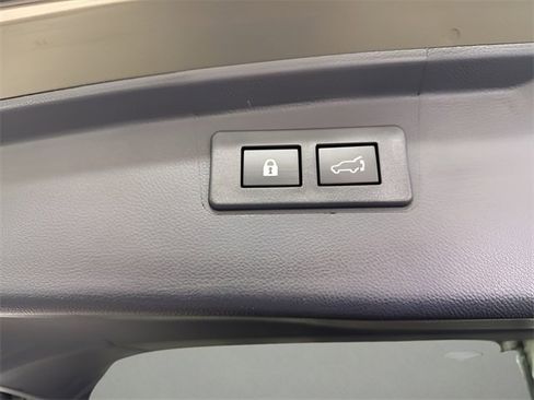 Used 2025 Subaru Outback Touring XT image 38