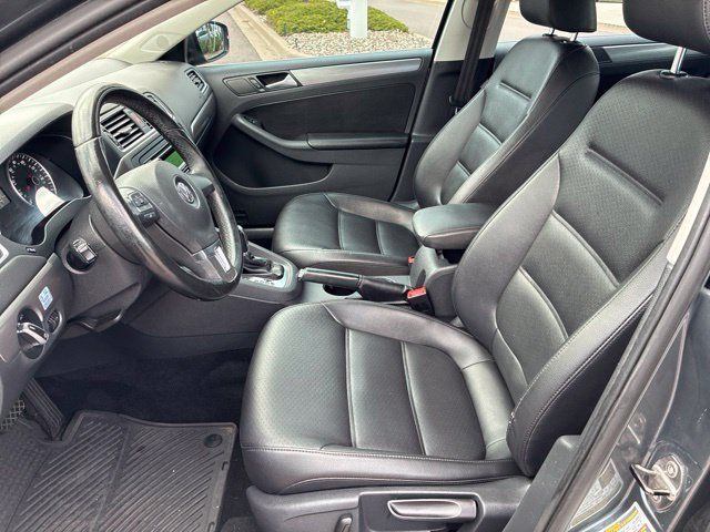 Used 2013 Volkswagen Jetta TDI FWD image 11