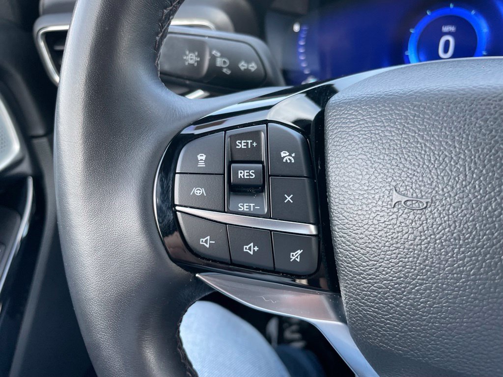 Used 2023 Ford Explorer Platinum w/ Technology Package AWD/4WD image 24