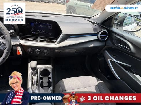 Used 2024 Chevrolet Trax LS FWD image 17