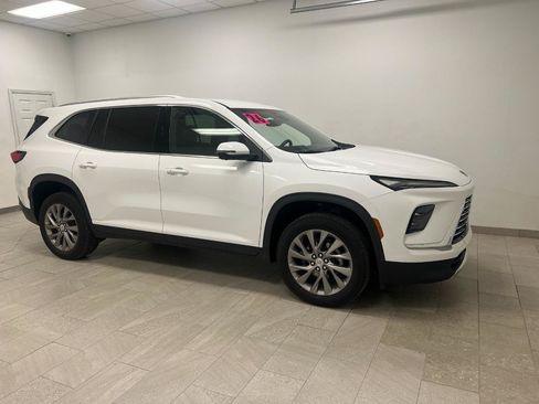 Used 2026 Buick Enclave Preferred AWD/4WD image 13