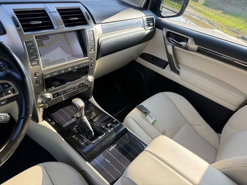 Certified 2020 Lexus GX 460 Premium w/ Premium Package image 35