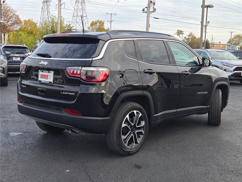 Used 2022 Jeep Compass Limited image 12