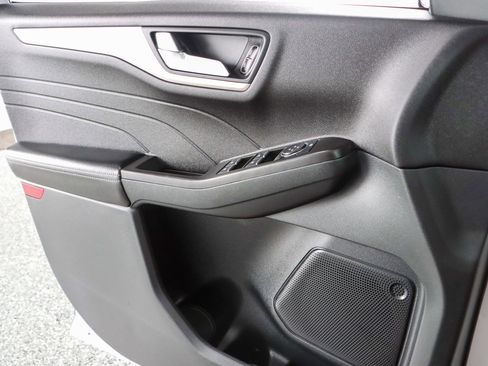 Used 2021 Ford Escape SE image 21