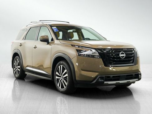 Used 2023 Nissan Pathfinder Platinum w/ Lighting Package (N93) AWD/4WD image 7