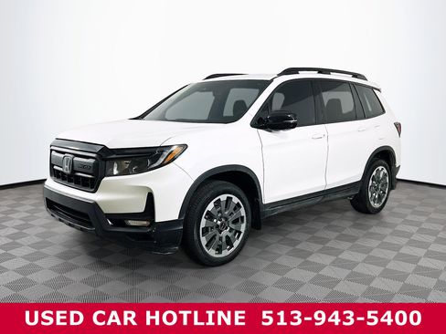 Used 2025 Honda Passport Black Edition image 2