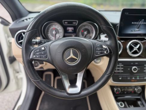 Used 2016 Mercedes-Benz GLA 250 image 22