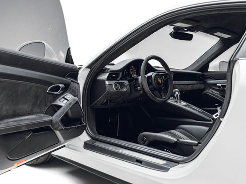 Used 2018 Porsche 911 GT3 RWD image 25