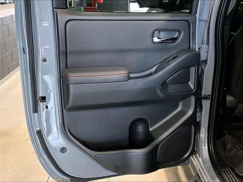 Used 2023 Nissan Frontier PRO-4X w/ Pro Convenience Package AWD/4WD image 21