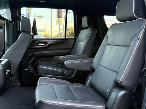 Used 2026 GMC Yukon XL Elevation w/ Elevation Premium Package image 17