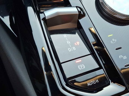 Used 2025 BMW i5 xDrive40 w/ Premium Package image 15