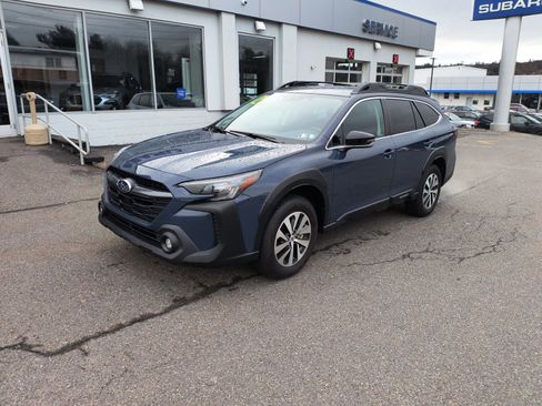 Certified 2025 Subaru Outback Premium image 4