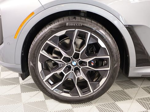 Used 2023 BMW X7 xDrive40i w/ M Sport Package image 20