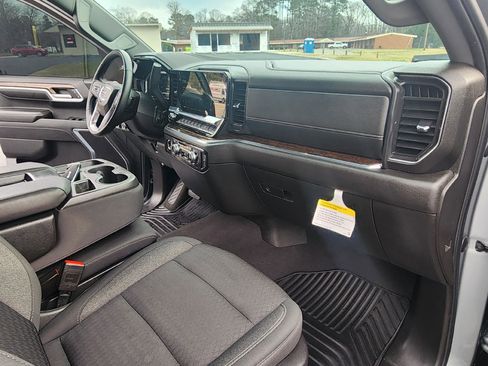 Used 2023 GMC Sierra 1500 SLE image 10