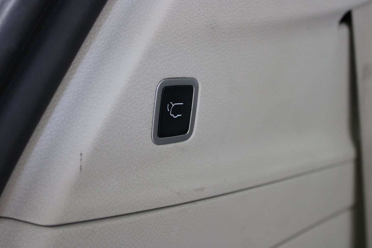 Used 2024 Chrysler Pacifica Touring-L FWD image 34