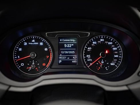 Used 2018 Audi Q3 2.0T Premium w/ Convenience Package image 31