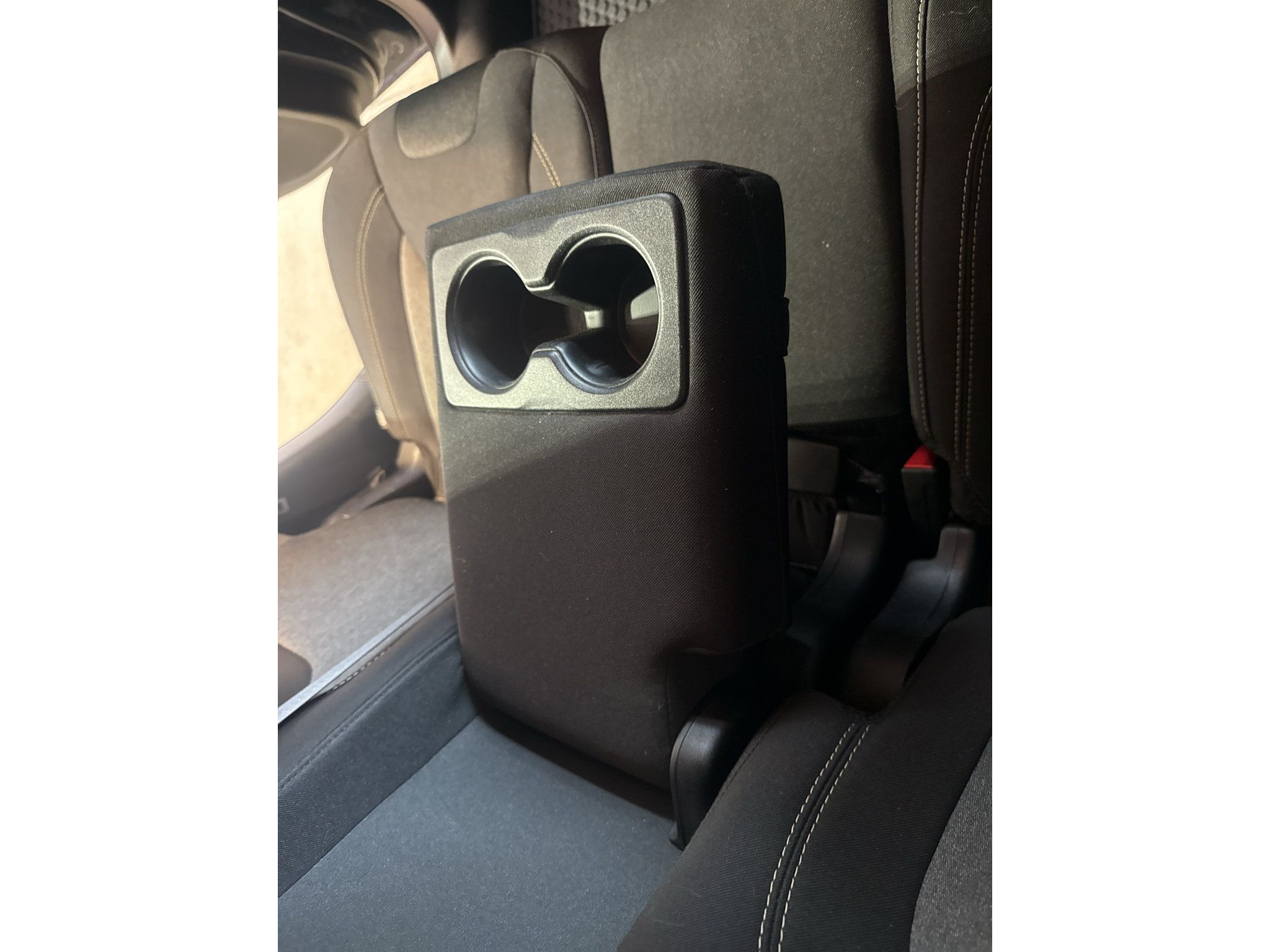 Used 2014 Jeep Cherokee Latitude w/ Cold Weather Group FWD image 26