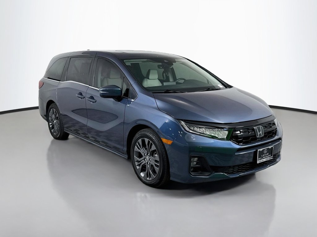 Used 2025 Honda Odyssey Touring image 3