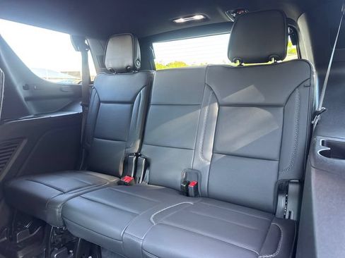 Used 2024 GMC Yukon Denali w/ Advanced Technology Package AWD/4WD image 12