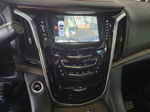 Used 2016 Cadillac Escalade ESV Luxury image 24