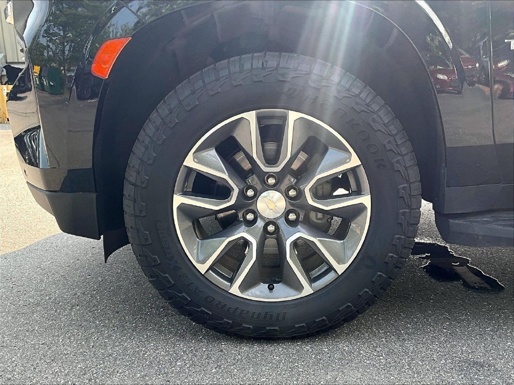 Used 2023 Chevrolet Tahoe LT w/ LT Signature Package AWD/4WD image 7