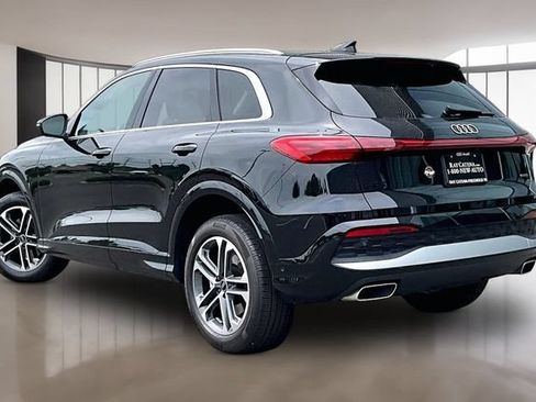 Used 2025 Audi Q5 Premium w/ Convenience Package AWD/4WD image 4