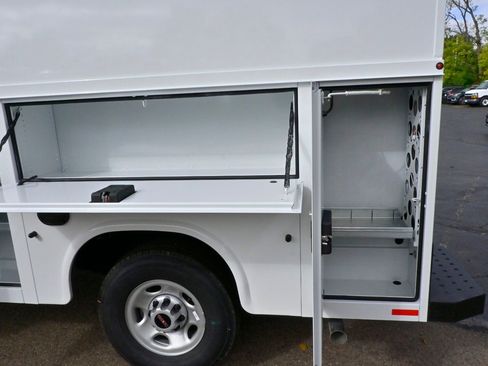 New 2025 GMC Savana 3500 w/ Power Convenience Package image 9