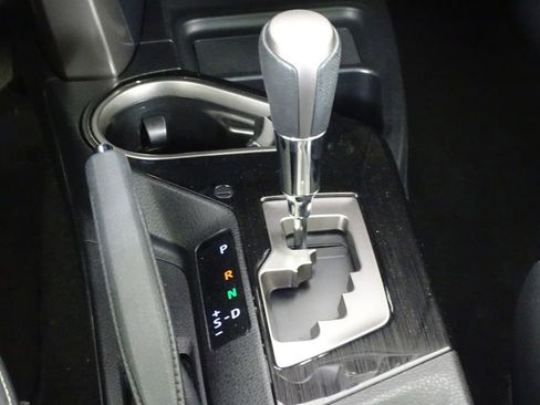 Used 2018 Toyota RAV4 Limited image 38