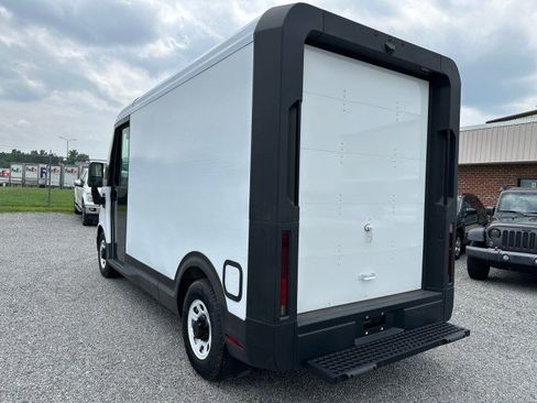 Used 2024 Chevrolet Brightdrop 400 w/ Commercial Equipment Package AWD/4WD image 10