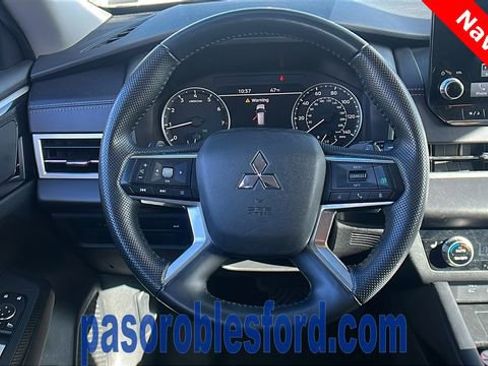 Used 2024 Mitsubishi Outlander SE image 23