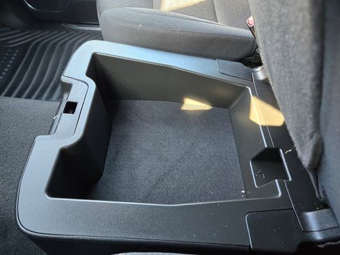 Used 2023 Chevrolet Silverado 1500 LT image 10