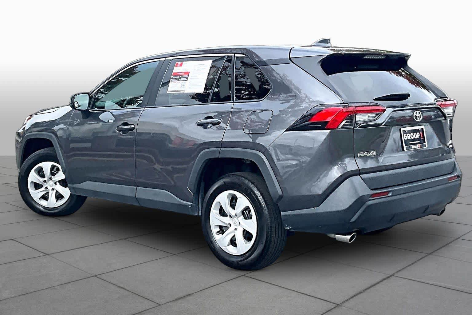 Used 2025 Toyota RAV4 LE AWD/4WD image 12