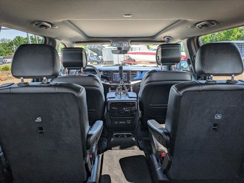 Used 2023 Jeep Wagoneer Series II RWD image 12