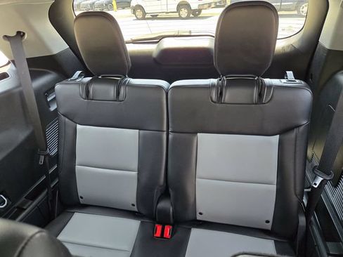 Used 2023 Ford Explorer XLT w/ Equipment Group 202A RWD image 11
