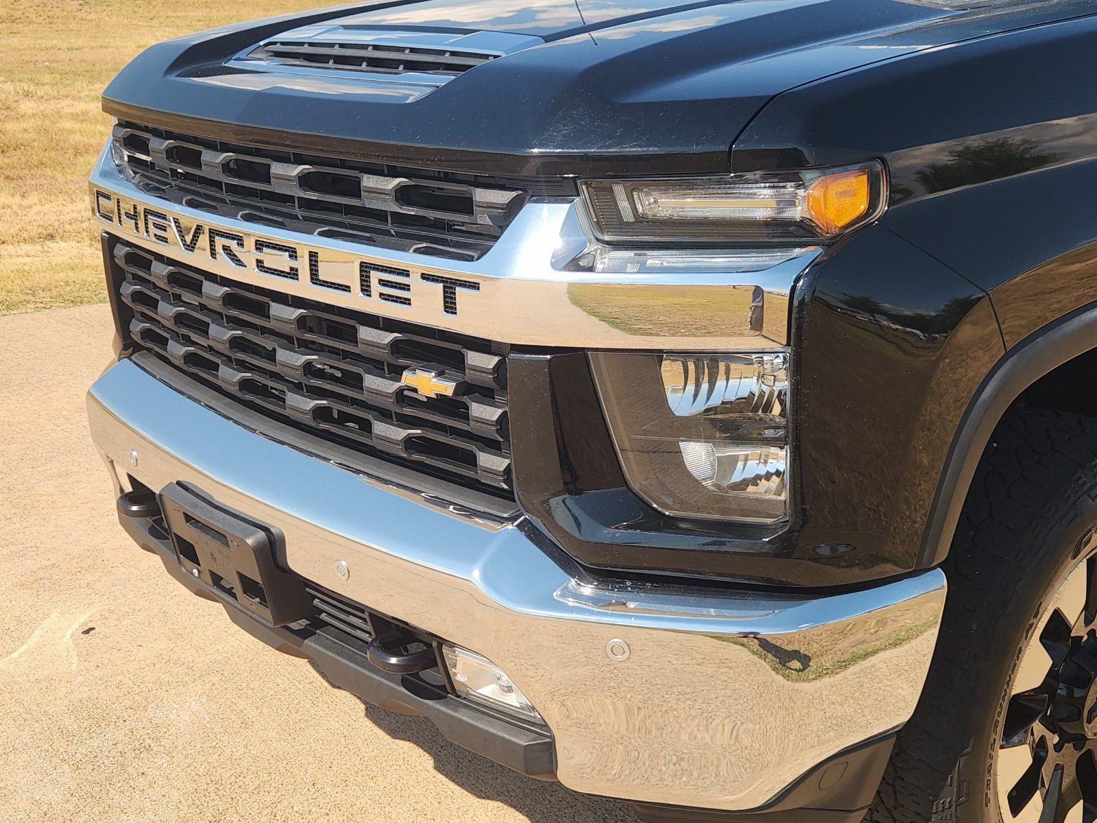 Used 2020 Chevrolet Silverado 2500 LT w/ Texas Edition RWD image 10
