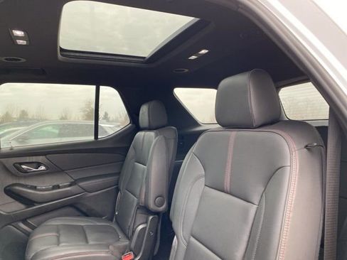 Used 2023 Chevrolet Traverse RS image 5