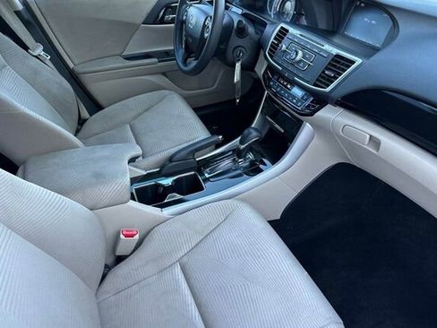 Used 2017 Honda Accord LX image 15