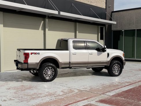Used 2019 Ford F250 King Ranch w/ King Ranch Ultimate Package AWD/4WD image 9