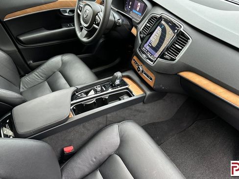 Used 2024 Volvo XC90 B6 Plus image 20