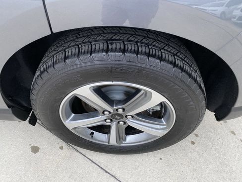 Used 2024 Ford Edge SEL w/ Convenience Package image 9