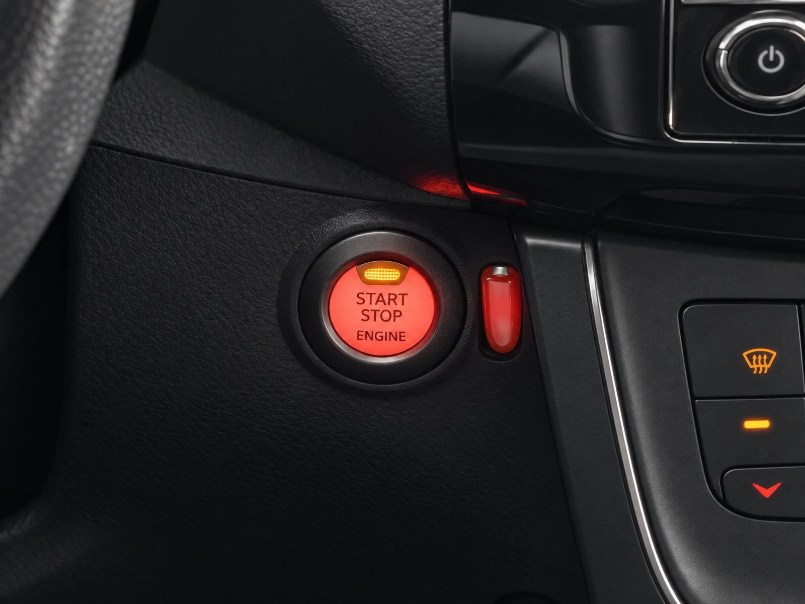 Used 2018 Nissan Sentra SR w/ SR Midnight Edition Package FWD image 18